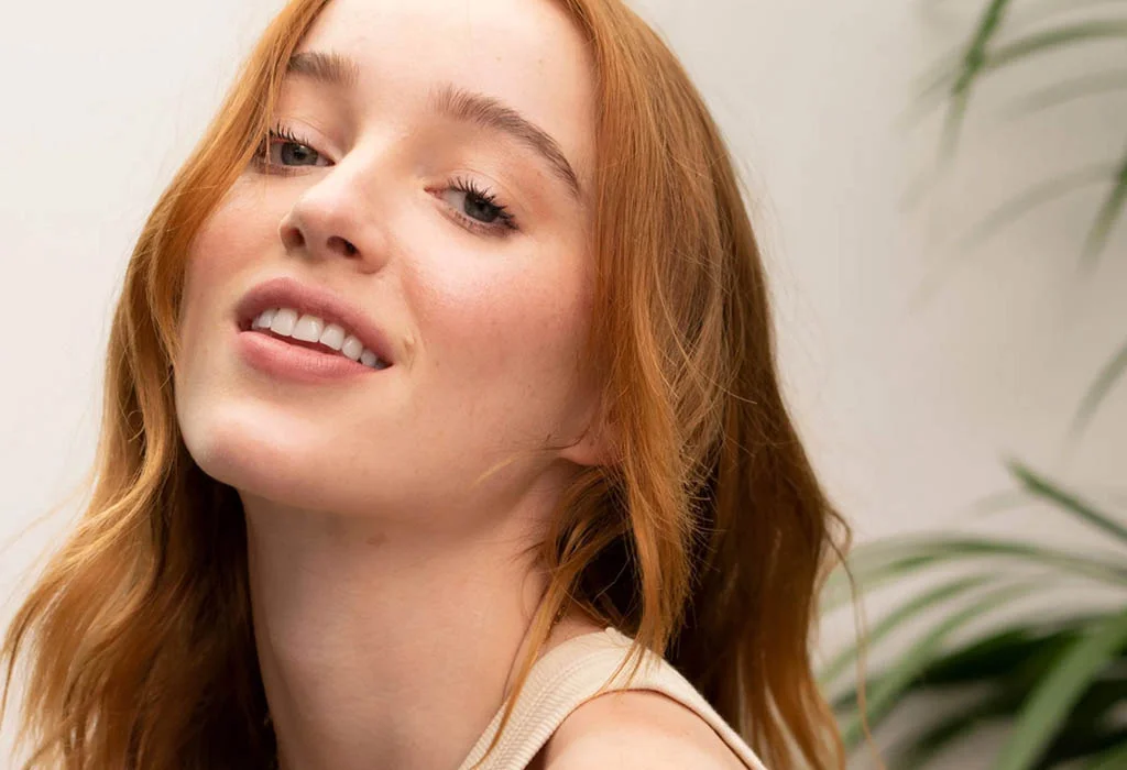 Phoebe Dynevor Height, Age, Family, Boyfriend, Net Worth, Biography & Facts